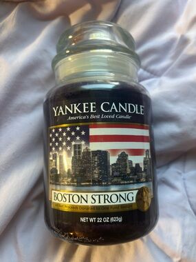 Yankee Candle Large Jar Candle Boston Strong 22 oz
